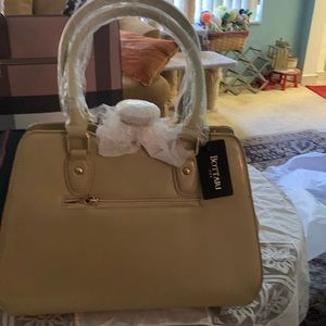 Womens large handbags/$35 each or best offer. Brand new! Tags on